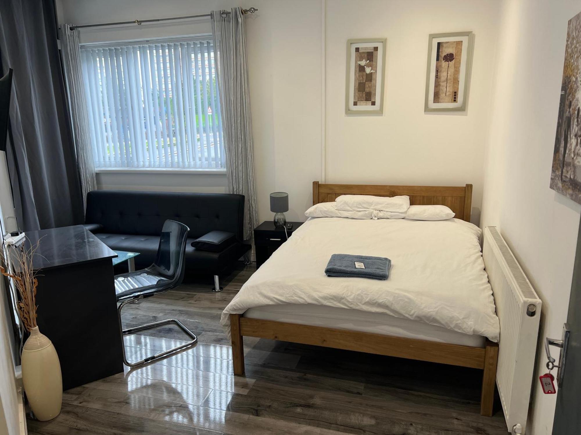 Zams Rooms Stoke-on-Trent Exterior photo